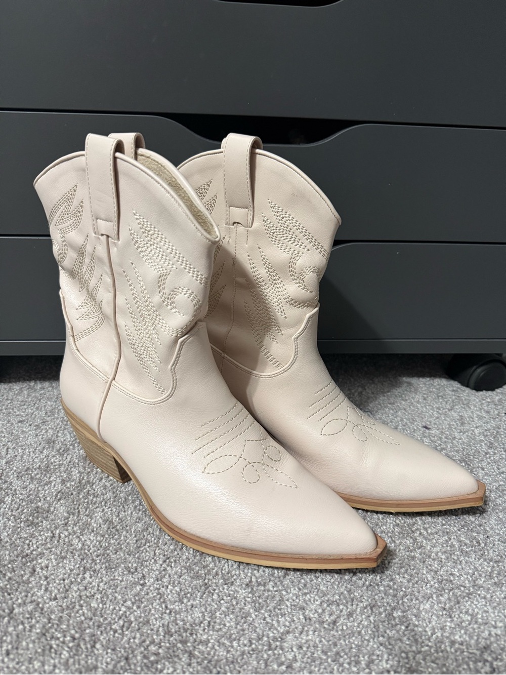 Women's Pale Pink Western Ankle Boots - Stylish Cowboy Booties